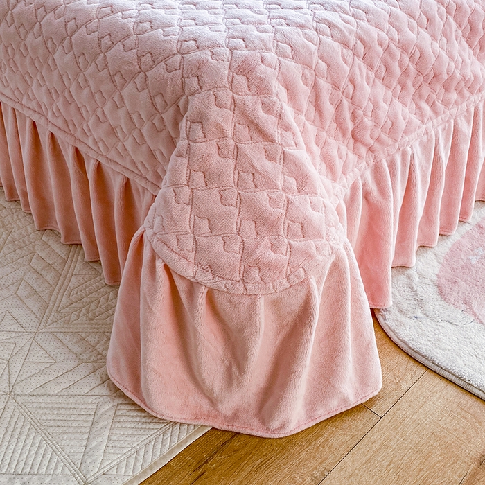 91家纺网 家纺一手货源 找家纺 乐嘉盈 2025年新款纯色刺绣牛奶绒四件套-玫瑰缘 玫瑰缘-粉