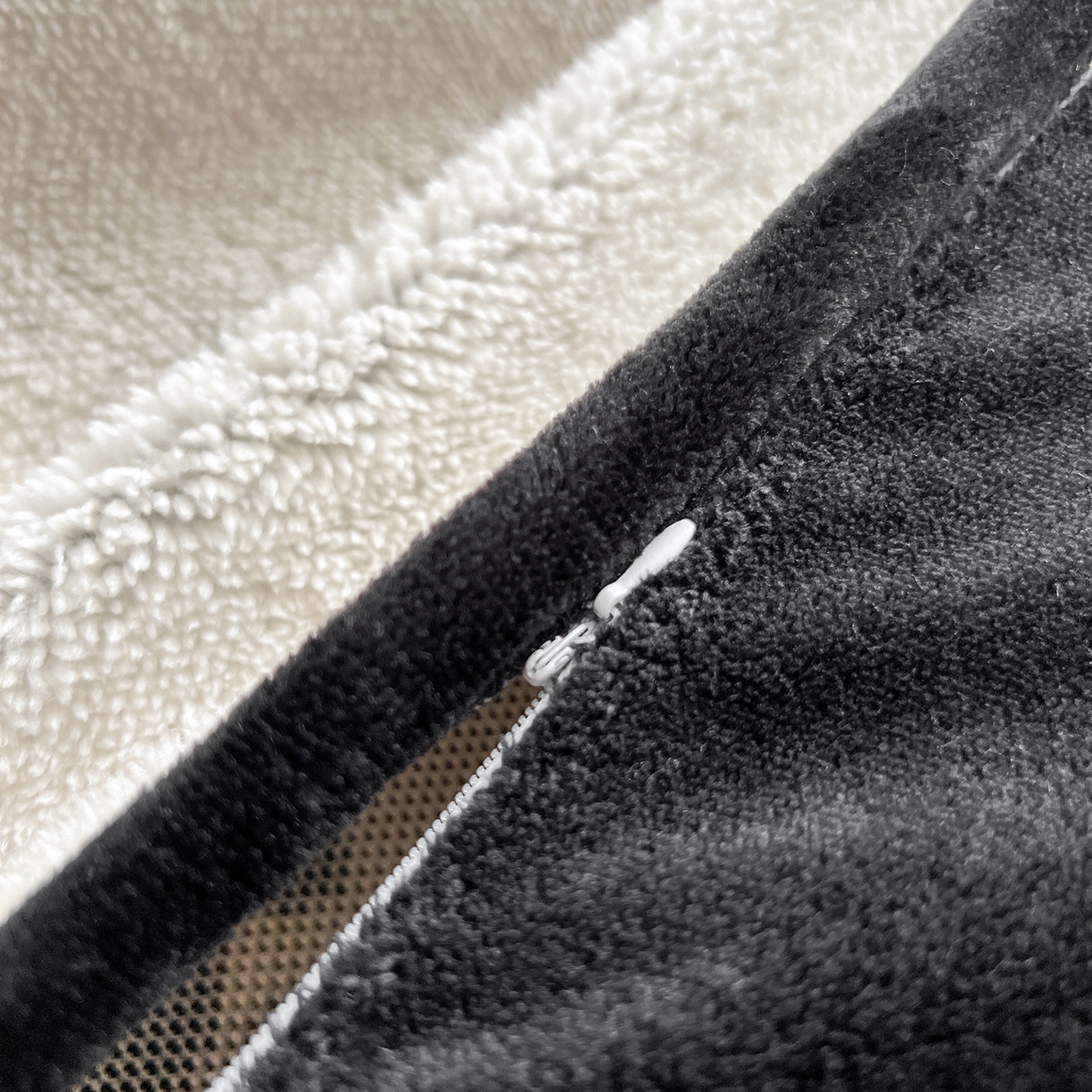 91家纺网 家纺一手货源 找家纺 安哆啦家纺 2025新款舒棉绒阳离子提花牛奶绒四件套 提花-熊猫