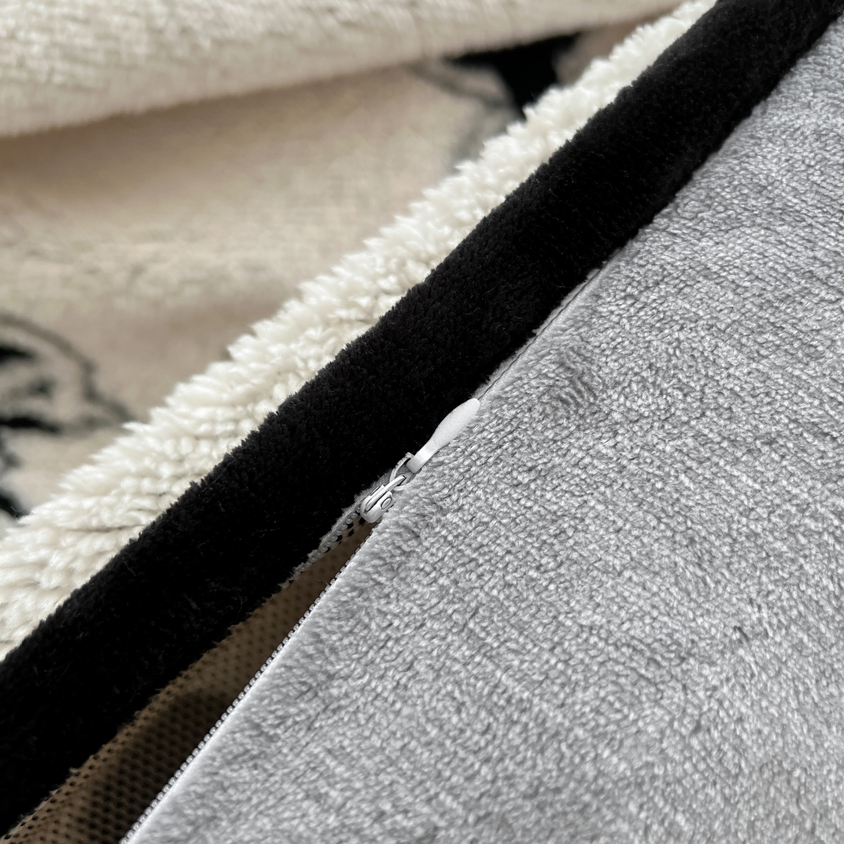 91家纺网 家纺一手货源 找家纺 安哆啦家纺 2025新款舒棉绒阳离子提花牛奶绒四件套 提花-蝴蝶白