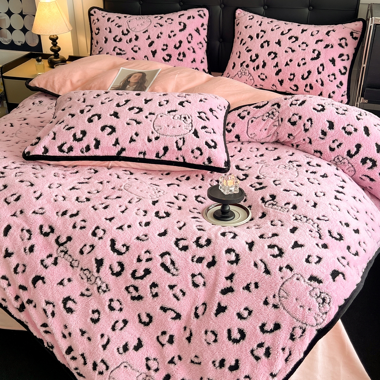 91家纺网 家纺一手货源 找家纺 安哆啦家纺 2025新款舒棉绒阳离子提花牛奶绒四件套 提花-KT粉