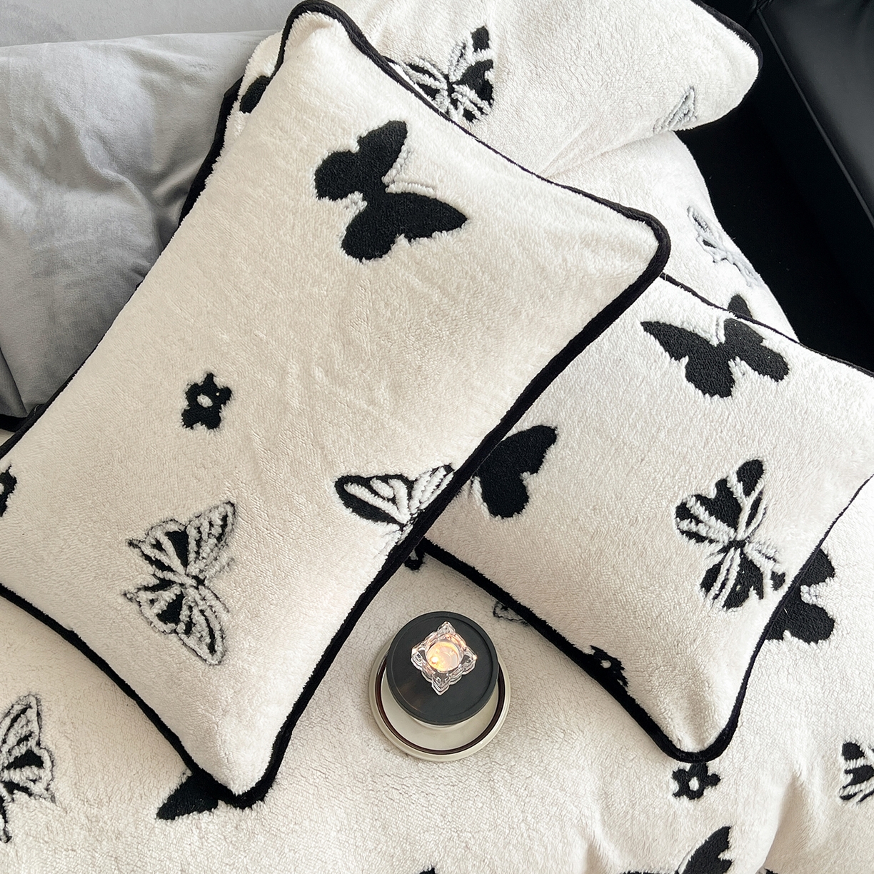 91家纺网 家纺一手货源 找家纺 安哆啦家纺 2025新款舒棉绒阳离子提花牛奶绒四件套 提花-蝴蝶白