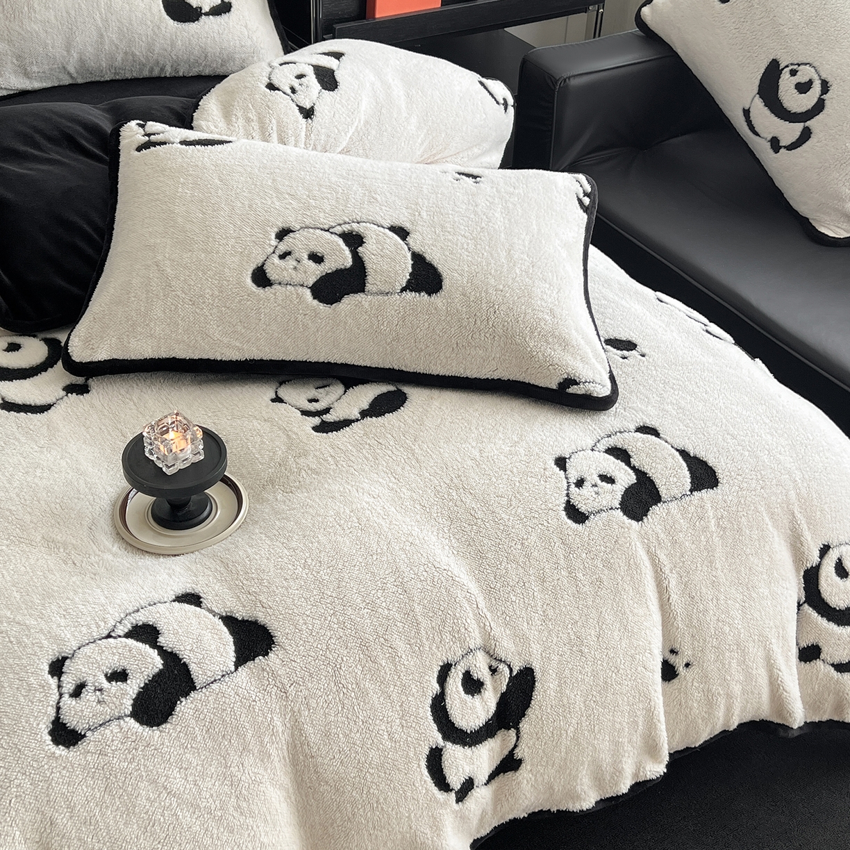 91家纺网 家纺一手货源 找家纺 安哆啦家纺 2025新款舒棉绒阳离子提花牛奶绒四件套 提花-熊猫