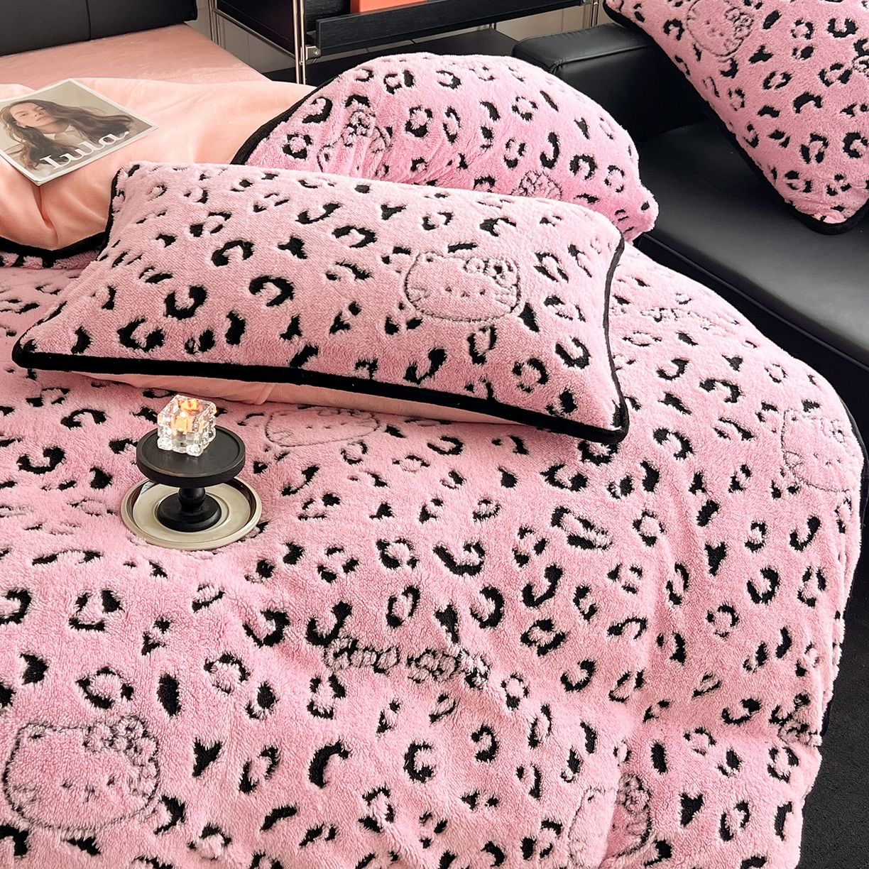 91家纺网 家纺一手货源 找家纺 安哆啦家纺 2025新款舒棉绒阳离子提花牛奶绒四件套 提花-KT粉