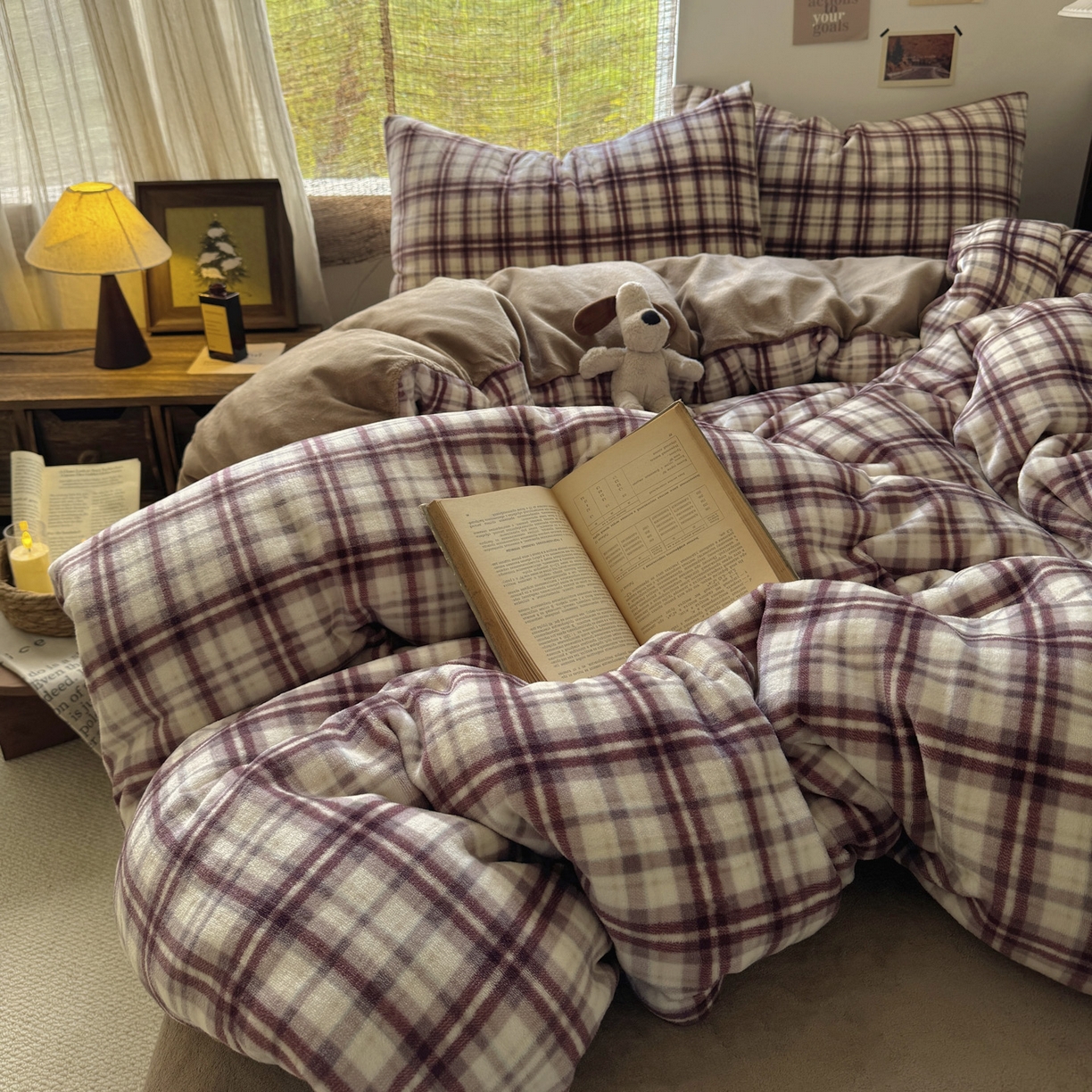 91家纺网 家纺一手货源 找家纺 耀达家居 2025新款高克重复古格子牛奶绒四件套（提供买家秀） 复古格纹-茶棕