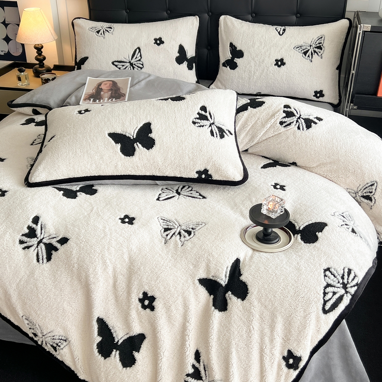 91家纺网 家纺一手货源 找家纺 安哆啦家纺 2025新款舒棉绒阳离子提花牛奶绒四件套 提花-蝴蝶白