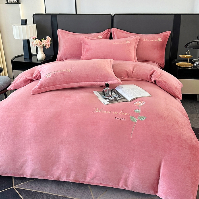 富缦庭 2025新款牛奶绒绣花四件套 红粉佳人-豆沙