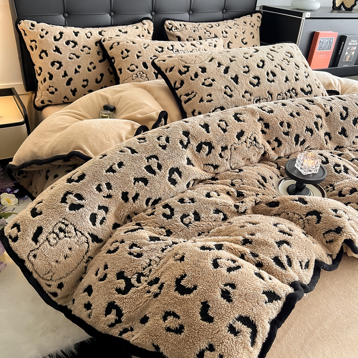 91家纺网 家纺一手货源 找家纺 安哆啦家纺 2025新款舒棉绒阳离子提花牛奶绒四件套 提花-KT咖