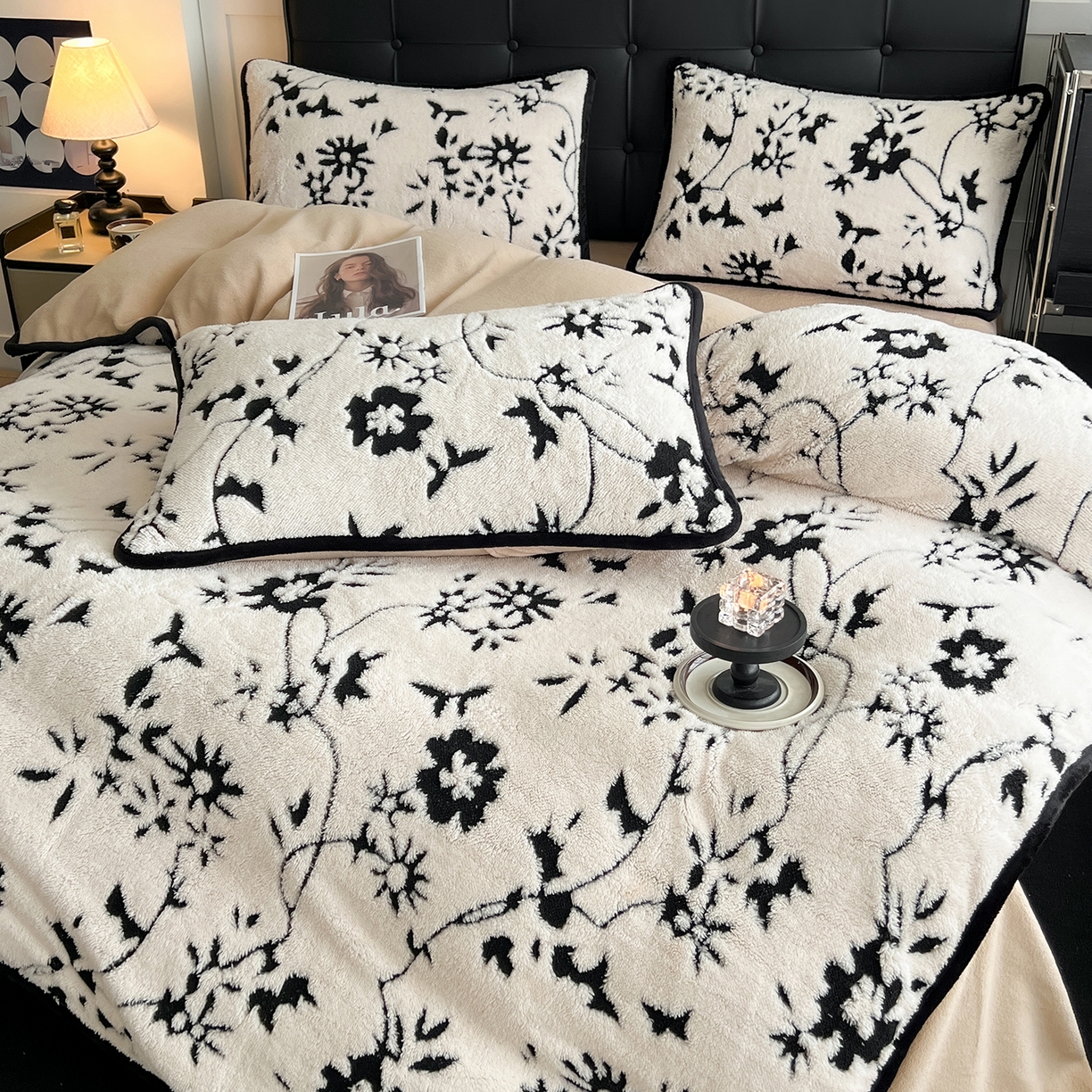 91家纺网 家纺一手货源 找家纺 安哆啦家纺 2025新款舒棉绒阳离子提花牛奶绒四件套 提花-生如夏花白