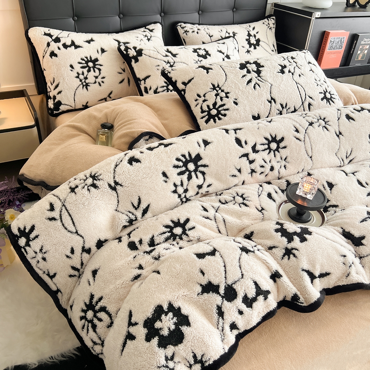 91家纺网 家纺一手货源 找家纺 安哆啦家纺 2025新款舒棉绒阳离子提花牛奶绒四件套 提花-生如夏花白