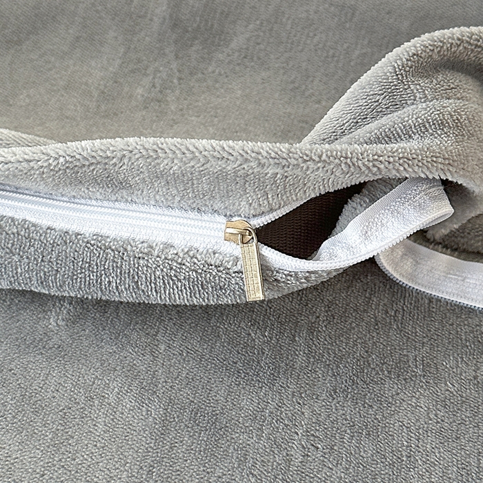 91家纺网 家纺一手货源 找家纺 富缦庭 2025新款牛奶绒绣花四件套 红粉佳人-灰色