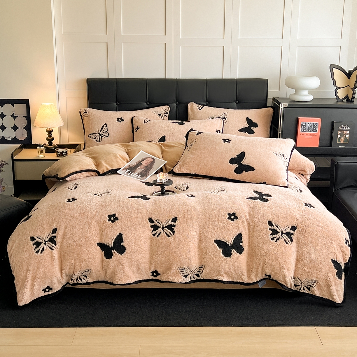 91家纺网 家纺一手货源 找家纺 安哆啦家纺 2025新款舒棉绒阳离子提花牛奶绒四件套 提花-蝴蝶咖