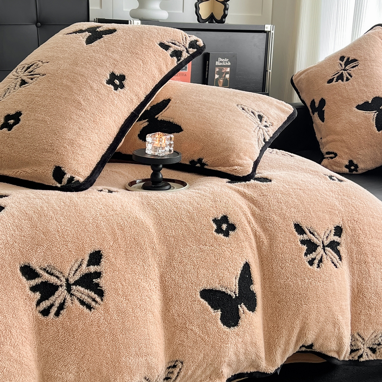 91家纺网 家纺一手货源 找家纺 安哆啦家纺 2025新款舒棉绒阳离子提花牛奶绒四件套 提花-蝴蝶咖