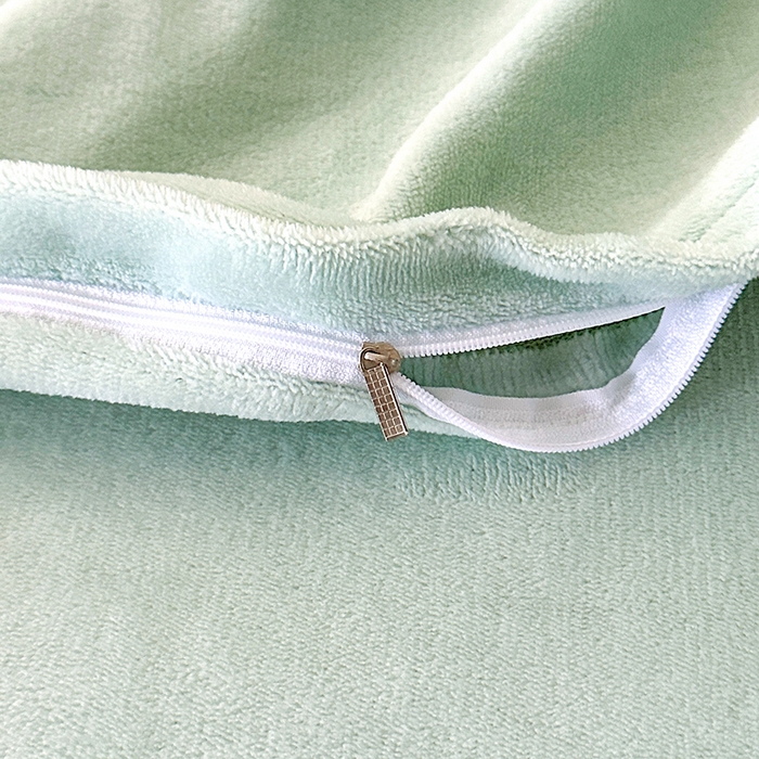 91家纺网 家纺一手货源 找家纺 富缦庭 2025新款牛奶绒绣花四件套 红粉佳人-绿色