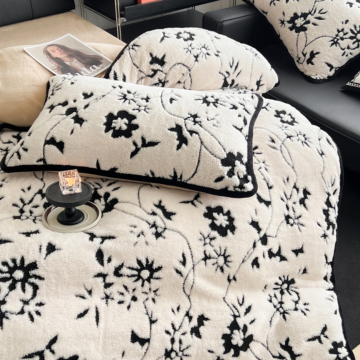 91家纺网 家纺一手货源 找家纺 安哆啦家纺 2025新款舒棉绒阳离子提花牛奶绒四件套 提花-生如夏花白