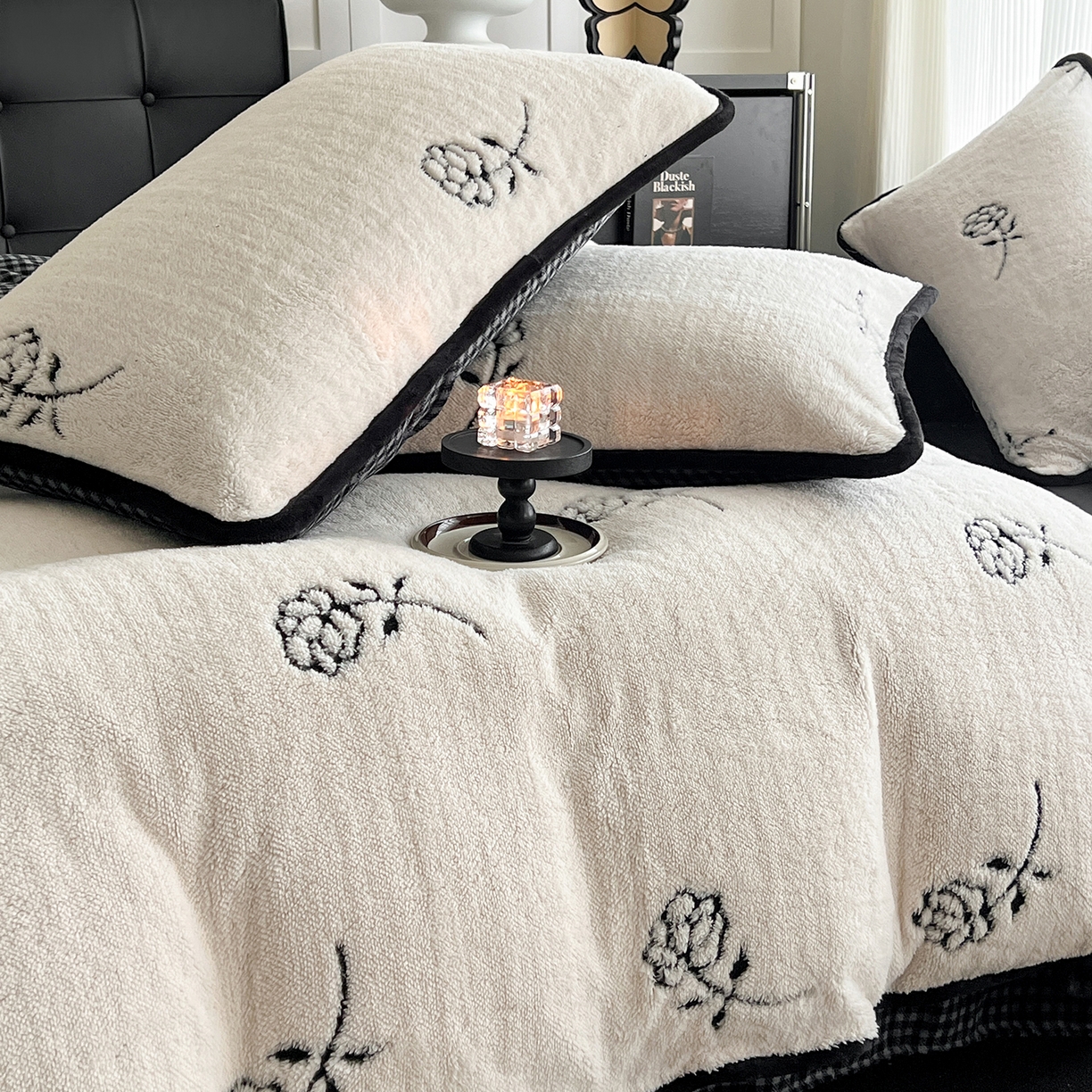 91家纺网 家纺一手货源 找家纺 安哆啦家纺 2025新款舒棉绒阳离子提花牛奶绒四件套 提花-小花花