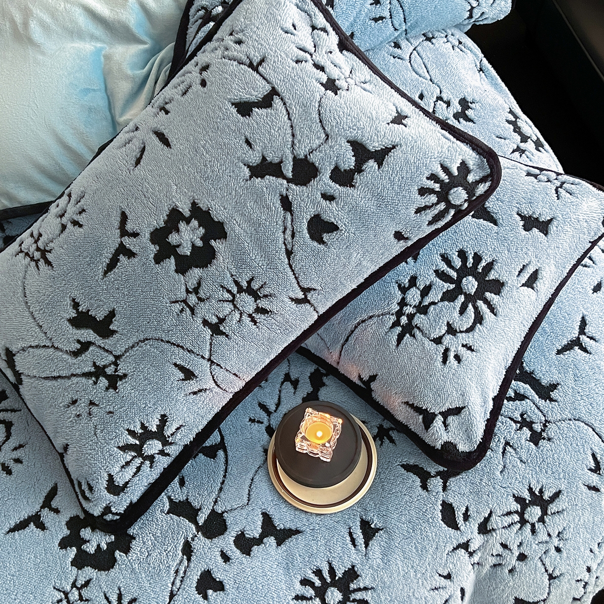 91家纺网 家纺一手货源 找家纺 安哆啦家纺 2025新款舒棉绒阳离子提花牛奶绒四件套 提花-生如夏花蓝