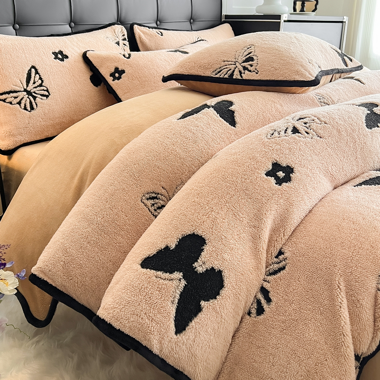 安哆啦家纺 2025新款舒棉绒阳离子提花牛奶绒四件套 提花-蝴蝶咖