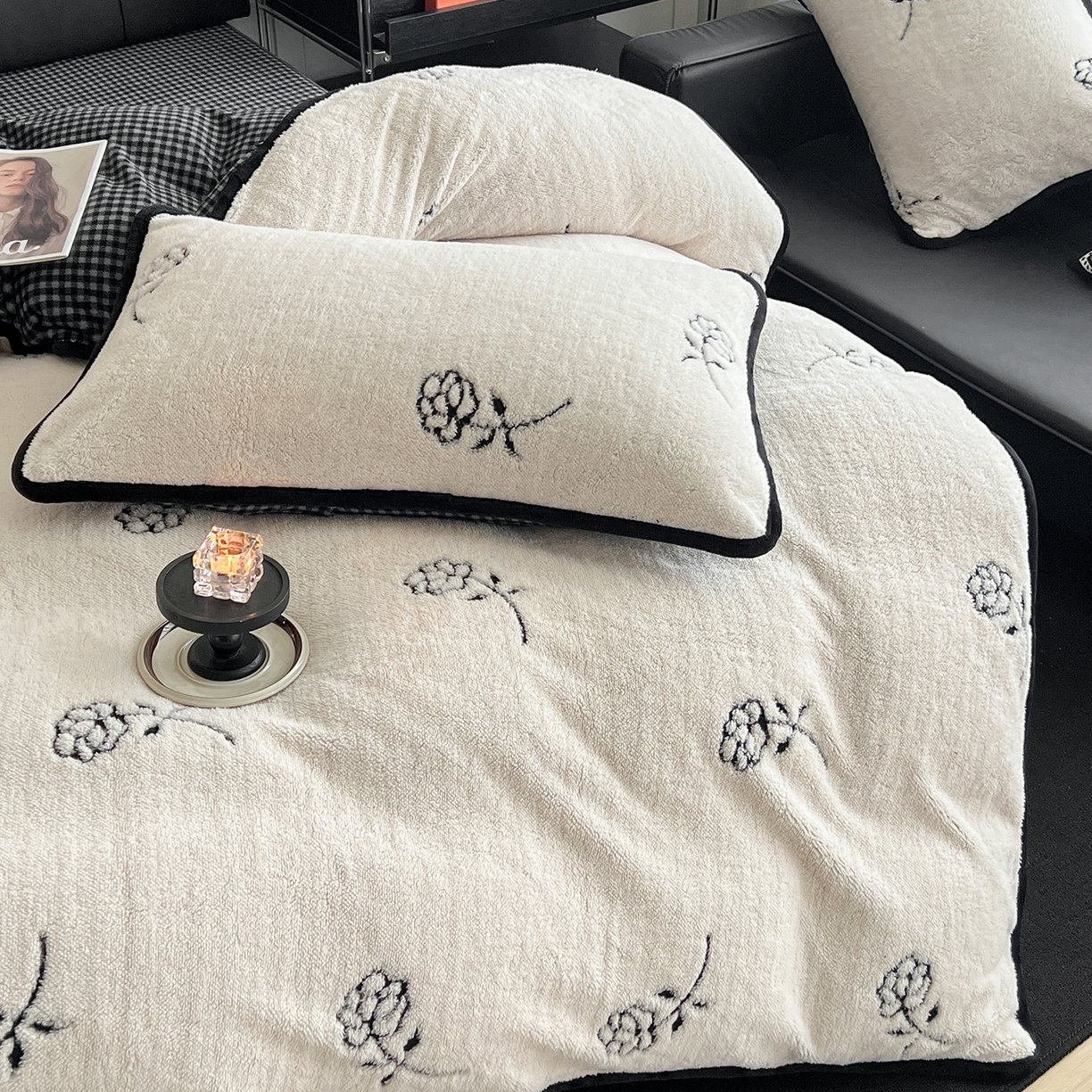 91家纺网 家纺一手货源 找家纺 安哆啦家纺 2025新款舒棉绒阳离子提花牛奶绒四件套 提花-小花花