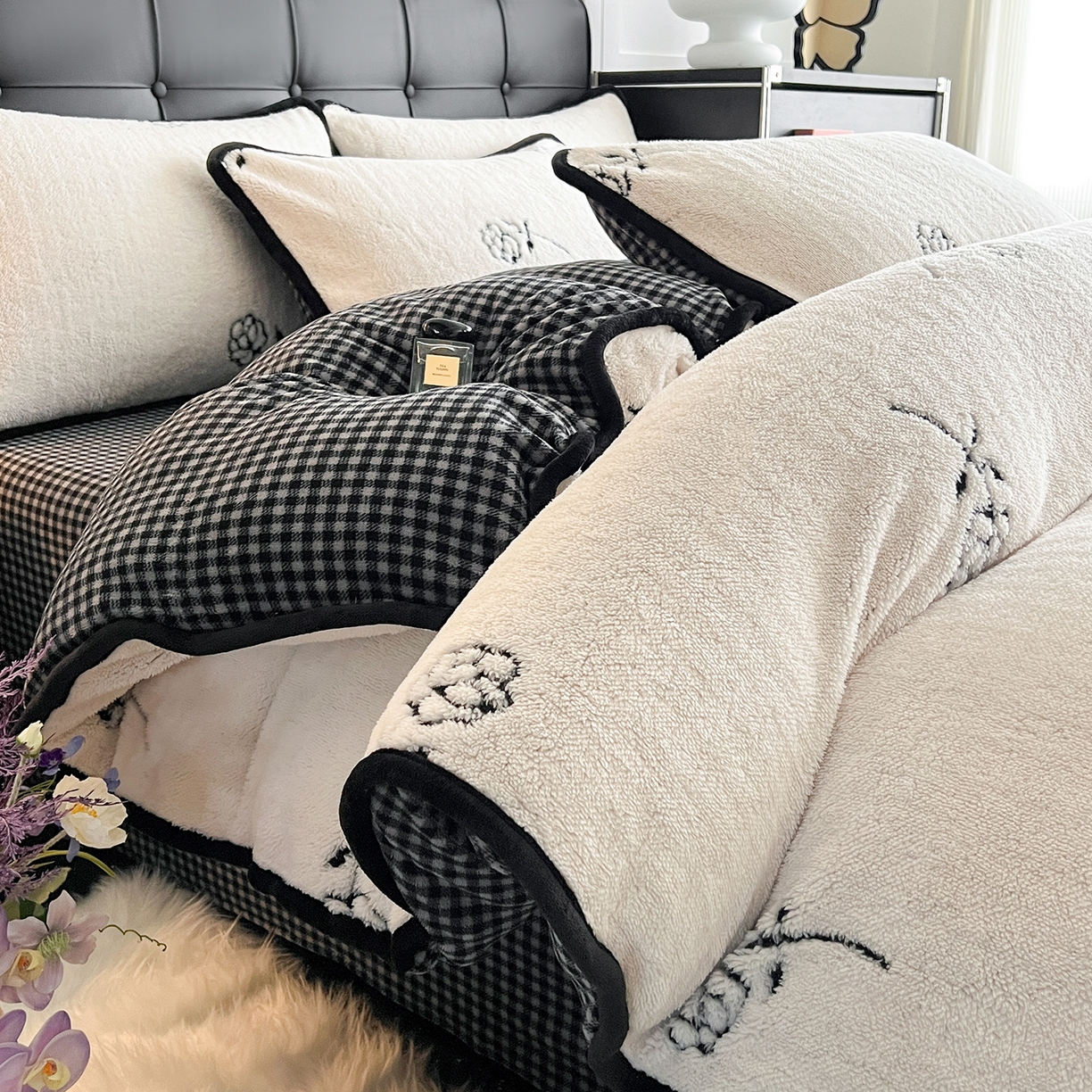 91家纺网 家纺一手货源 找家纺 安哆啦家纺 2025新款舒棉绒阳离子提花牛奶绒四件套 提花-小花花