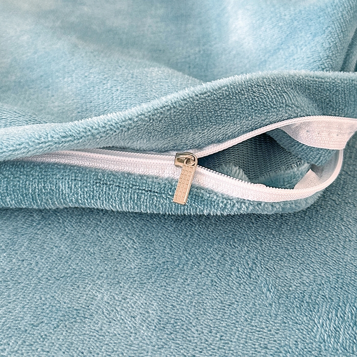 91家纺网 家纺一手货源 找家纺 富缦庭 2025新款牛奶绒绣花四件套 红粉佳人-深蓝色