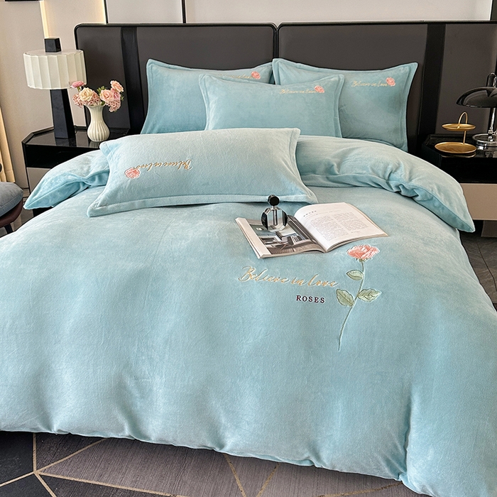 富缦庭 2025新款牛奶绒绣花四件套 红粉佳人-天蓝色