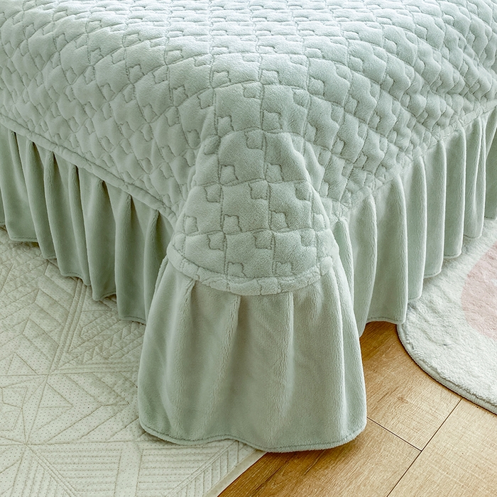 91家纺网 家纺一手货源 找家纺 乐嘉盈 2025年新款纯色刺绣牛奶绒四件套-玫瑰缘 玫瑰缘-绿