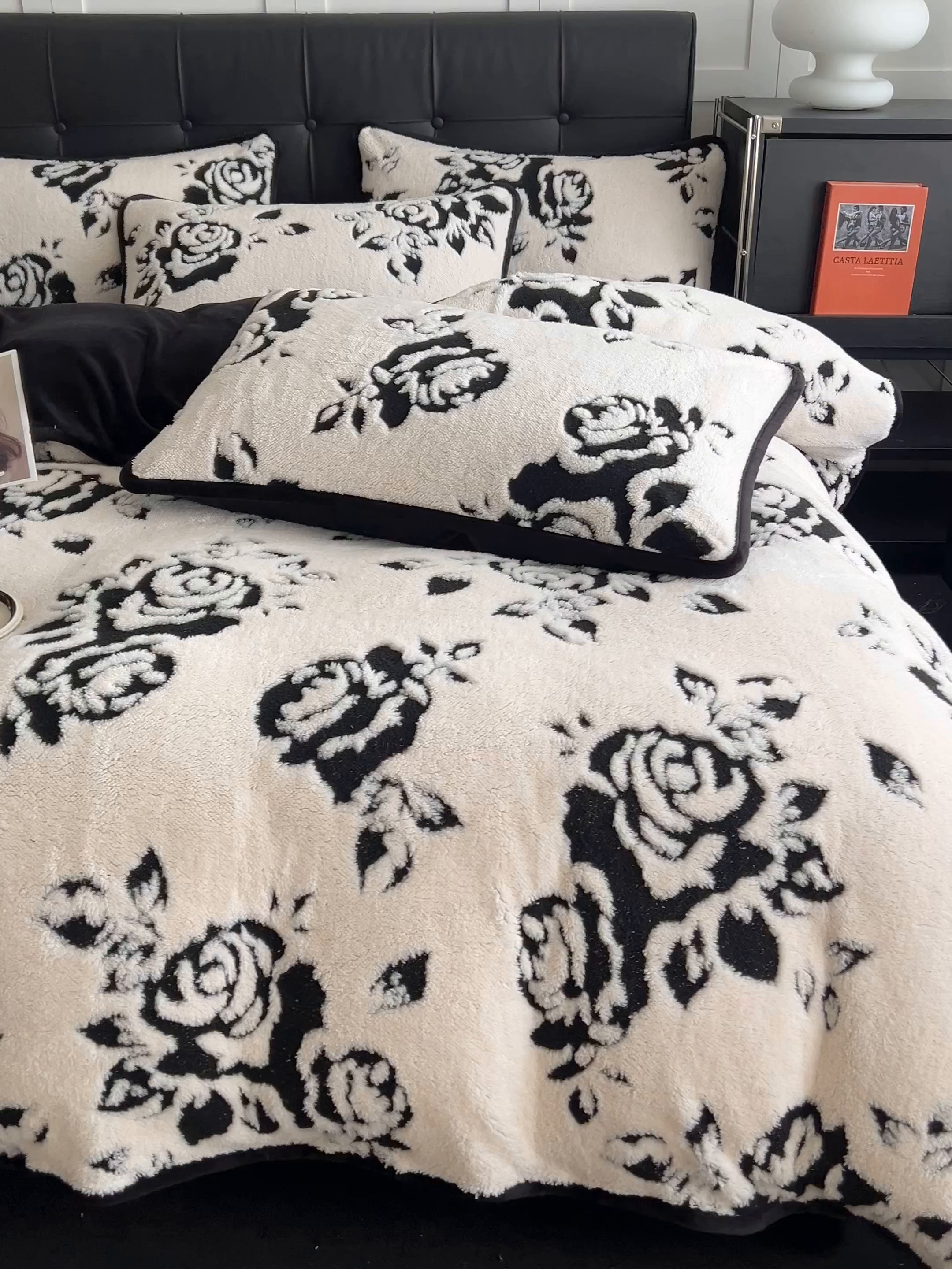 91家纺网 家纺一手货源 找家纺 安哆啦家纺 2025新款舒棉绒阳离子提花牛奶绒四件套 提花-镜花水月