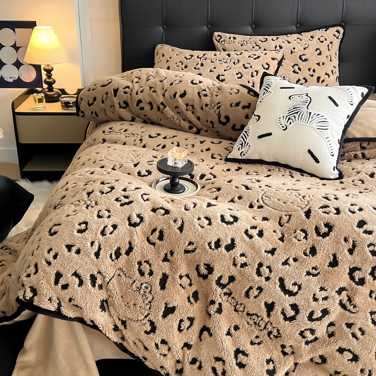 91家纺网 家纺一手货源 找家纺 安哆啦家纺 2025新款舒棉绒阳离子提花牛奶绒四件套 提花-KT咖