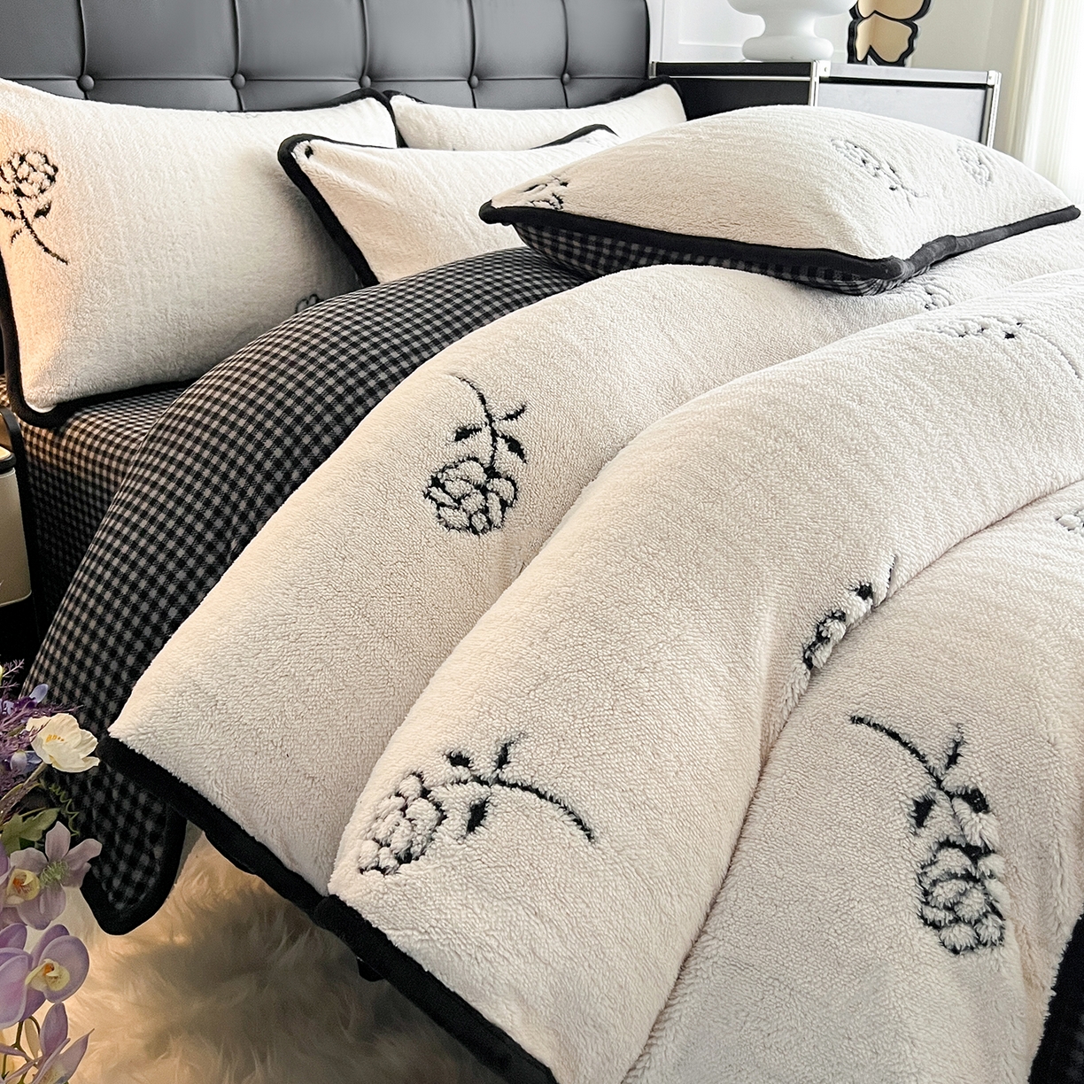 91家纺网 家纺一手货源 找家纺 （总）安哆啦家纺 2025新款舒棉绒阳离子提花牛奶绒四件套