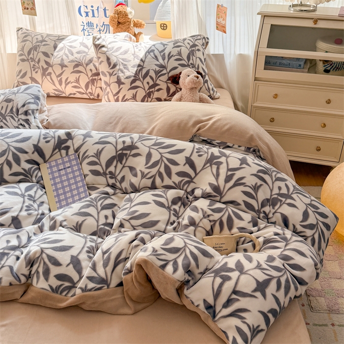 91家纺网 家纺一手货源 找家纺 艾特你 2025新款全工艺200克牛奶绒四件套 花间集