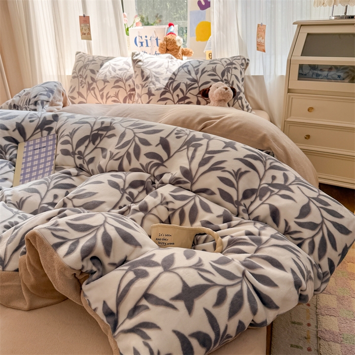 91家纺网 家纺一手货源 找家纺 艾特你 2025新款全工艺200克牛奶绒四件套 花间集