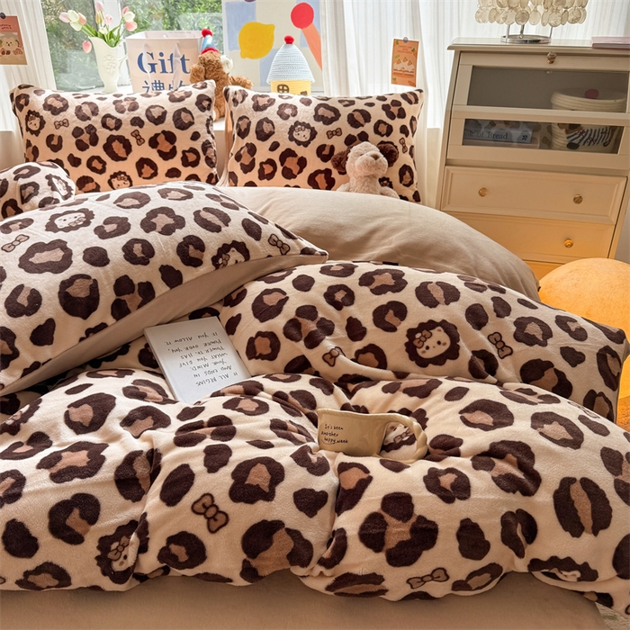 91家纺网 家纺一手货源 找家纺 艾特你 2025新款全工艺200克牛奶绒四件套 豹纹公主