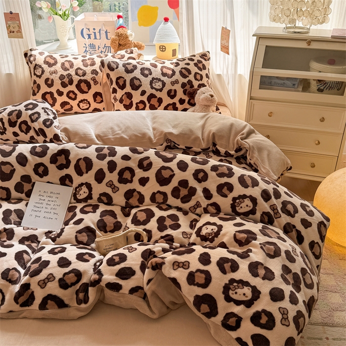 91家纺网 家纺一手货源 找家纺 艾特你 2025新款全工艺200克牛奶绒四件套 豹纹公主