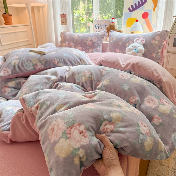 91家纺网 家纺一手货源 找家纺 艾特你 2025新款全工艺200克牛奶绒四件套 春语