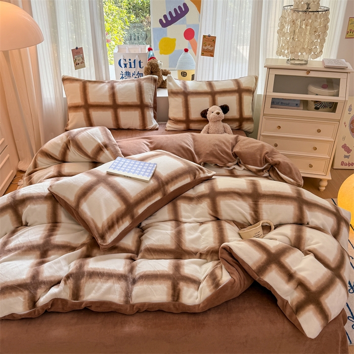 91家纺网 家纺一手货源 找家纺 艾特你 2025新款全工艺200克牛奶绒四件套 格林