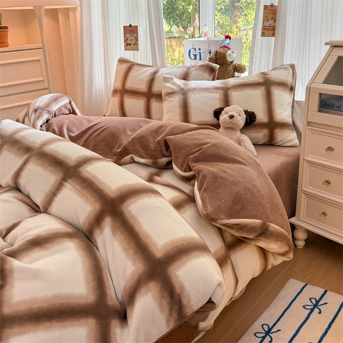 91家纺网 家纺一手货源 找家纺 艾特你 2025新款全工艺200克牛奶绒四件套 格林