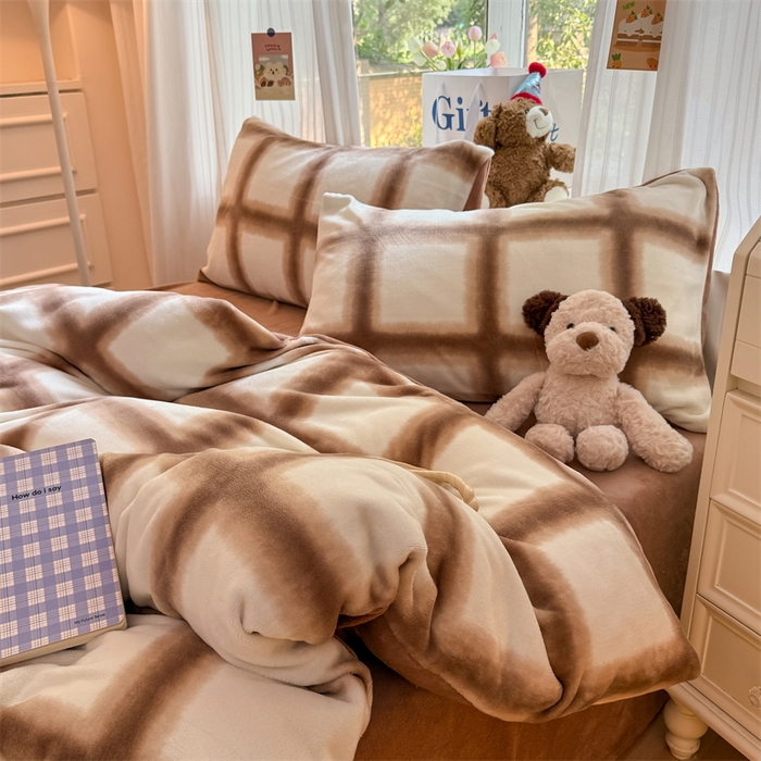 91家纺网 家纺一手货源 找家纺 艾特你 2025新款全工艺200克牛奶绒四件套 格林