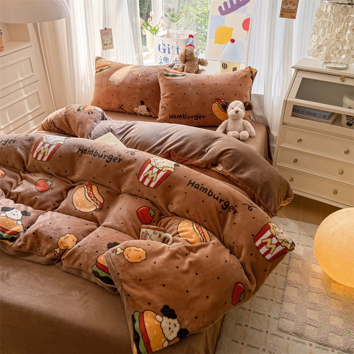 91家纺网 家纺一手货源 找家纺 艾特你 2025新款全工艺200克牛奶绒四件套 汉堡狗