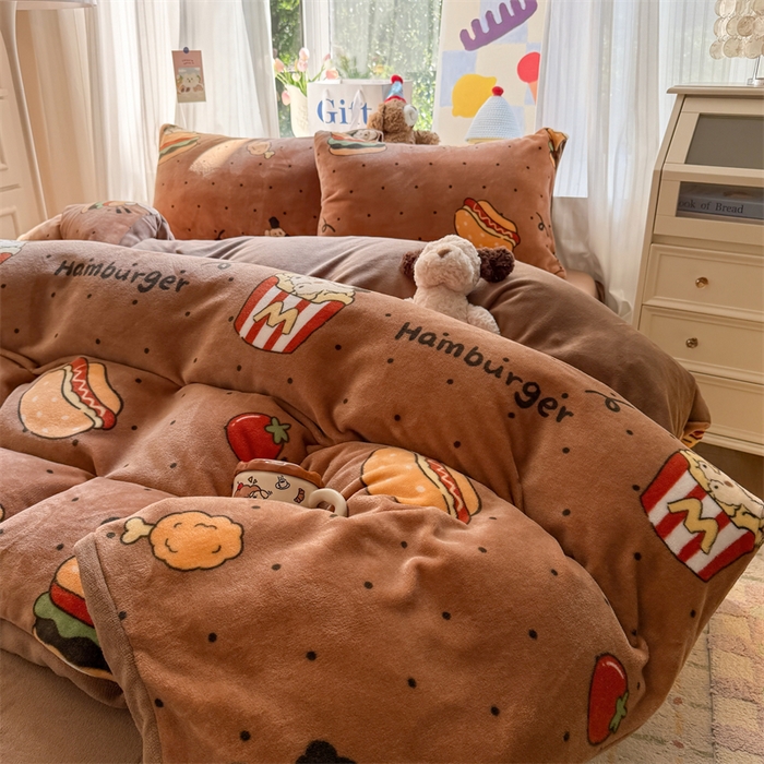 91家纺网 家纺一手货源 找家纺 艾特你 2025新款全工艺200克牛奶绒四件套 汉堡狗