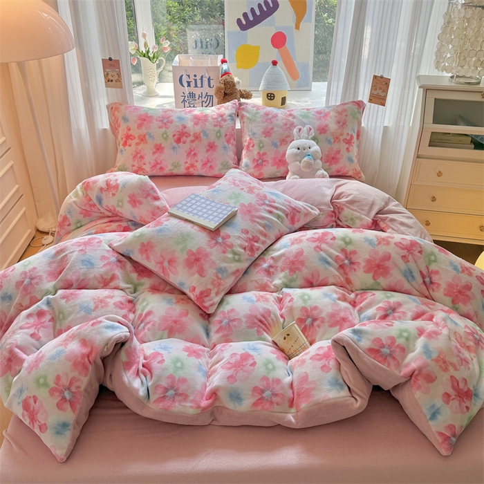 91家纺网 家纺一手货源 找家纺 艾特你 2025新款全工艺200克牛奶绒四件套 花海