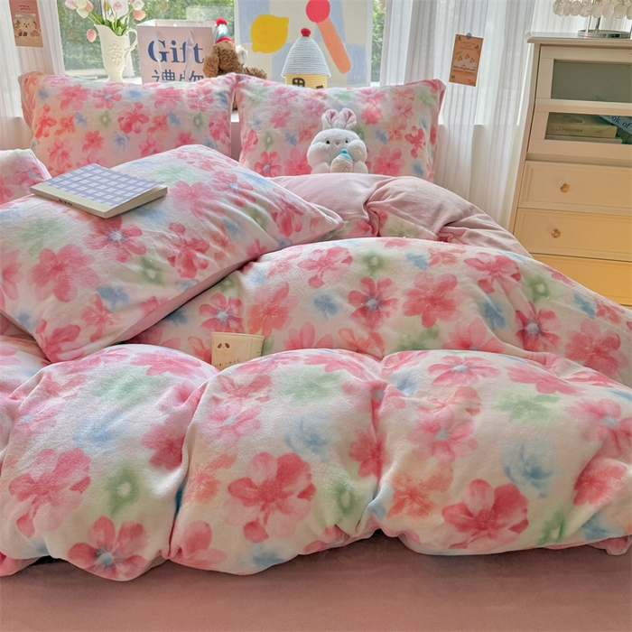 91家纺网 家纺一手货源 找家纺 艾特你 2025新款全工艺200克牛奶绒四件套 花海