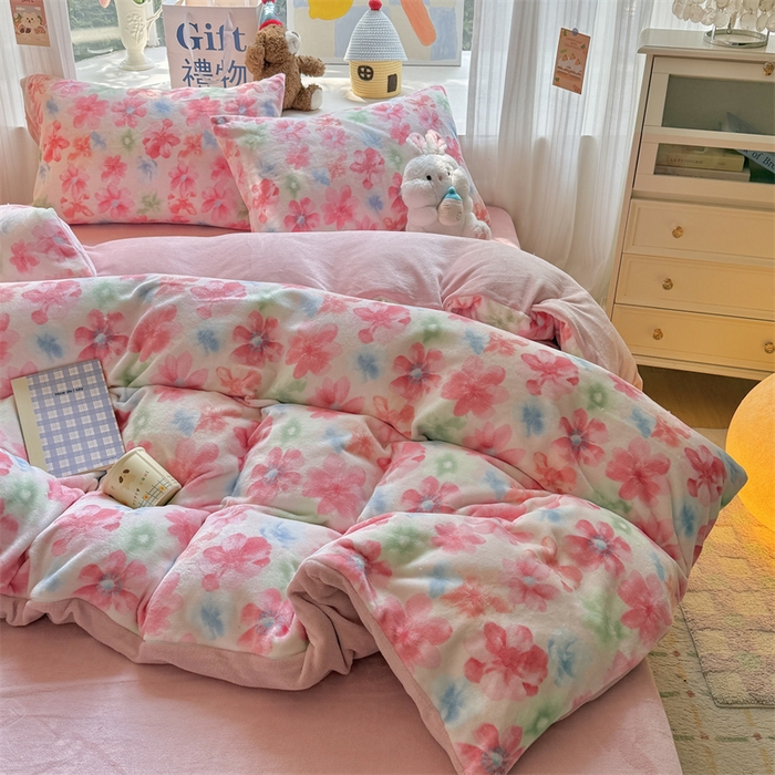 91家纺网 家纺一手货源 找家纺 艾特你 2025新款全工艺200克牛奶绒四件套 花海