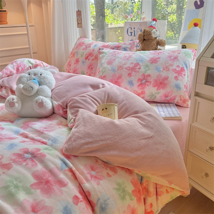 91家纺网 家纺一手货源 找家纺 艾特你 2025新款全工艺200克牛奶绒四件套 花海