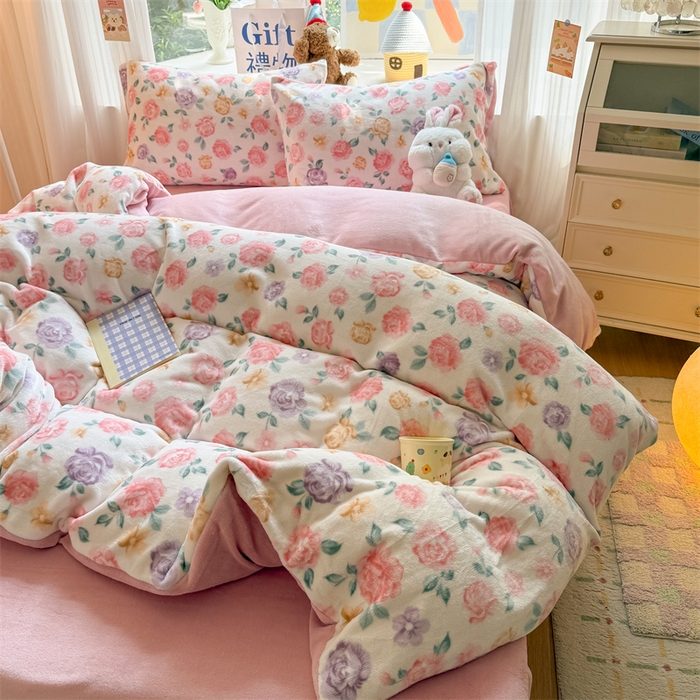 91家纺网 家纺一手货源 找家纺 艾特你 2025新款全工艺200克牛奶绒四件套 花镜