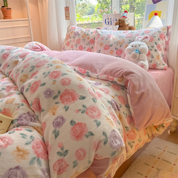 91家纺网 家纺一手货源 找家纺 艾特你 2025新款全工艺200克牛奶绒四件套 花镜