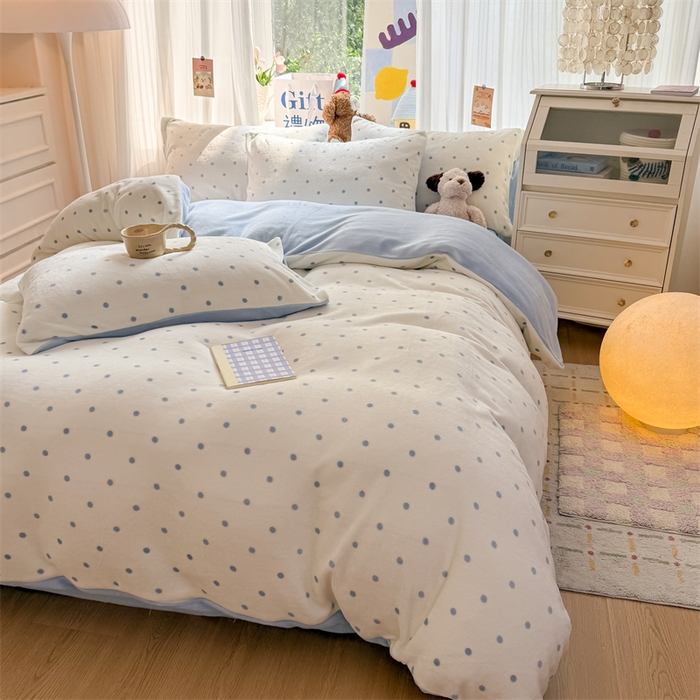 91家纺网 家纺一手货源 找家纺 艾特你 2025新款全工艺200克牛奶绒四件套 简约天蓝