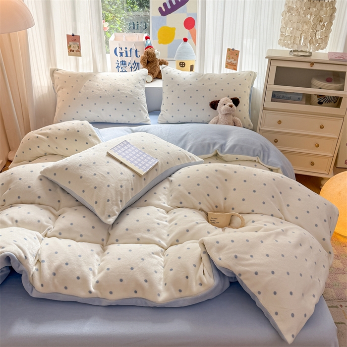 91家纺网 家纺一手货源 找家纺 艾特你 2025新款全工艺200克牛奶绒四件套 简约天蓝