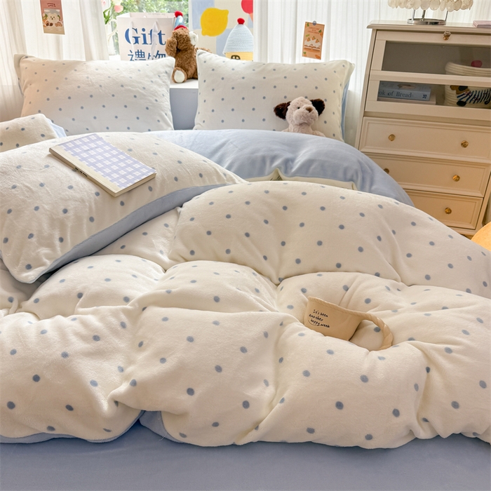 91家纺网 家纺一手货源 找家纺 艾特你 2025新款全工艺200克牛奶绒四件套 简约天蓝