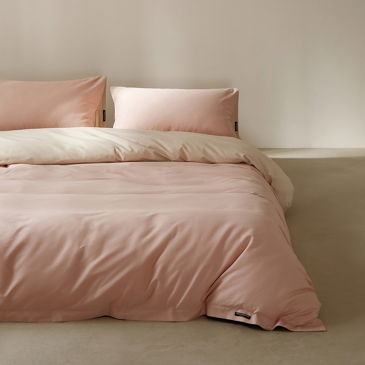 91家纺网 家纺一手货源 找家纺 EH家居 2025新款100S长绒棉小宽边磨毛四件套--云栖系列 蜜桃乳酪