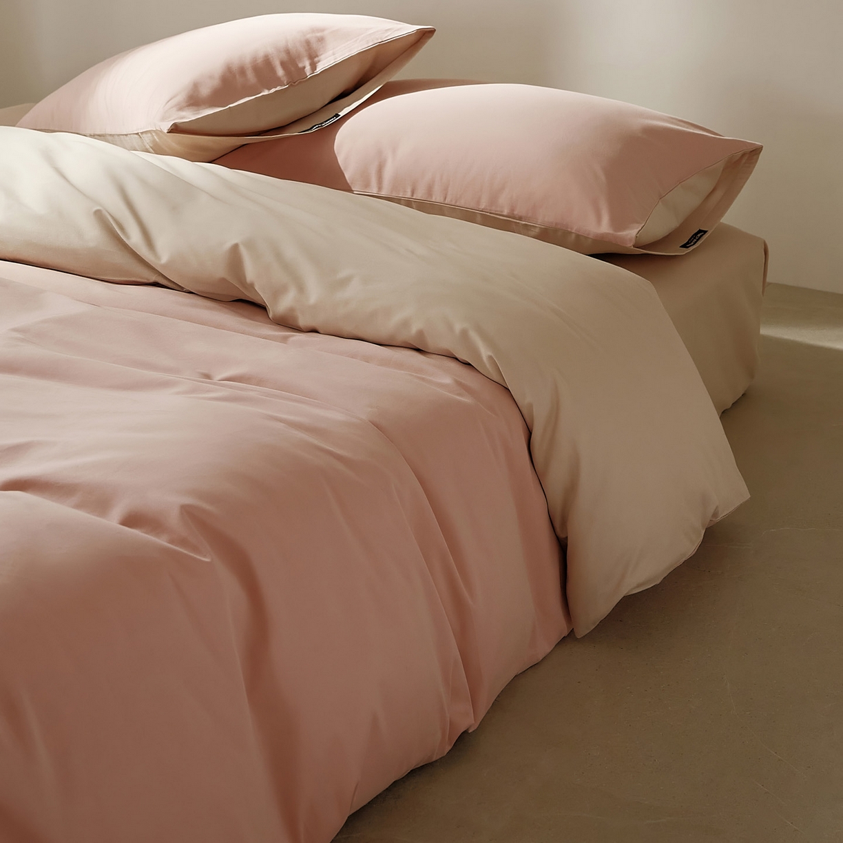 91家纺网 家纺一手货源 找家纺 EH家居 2025新款100S长绒棉小宽边磨毛四件套--云栖系列 蜜桃乳酪